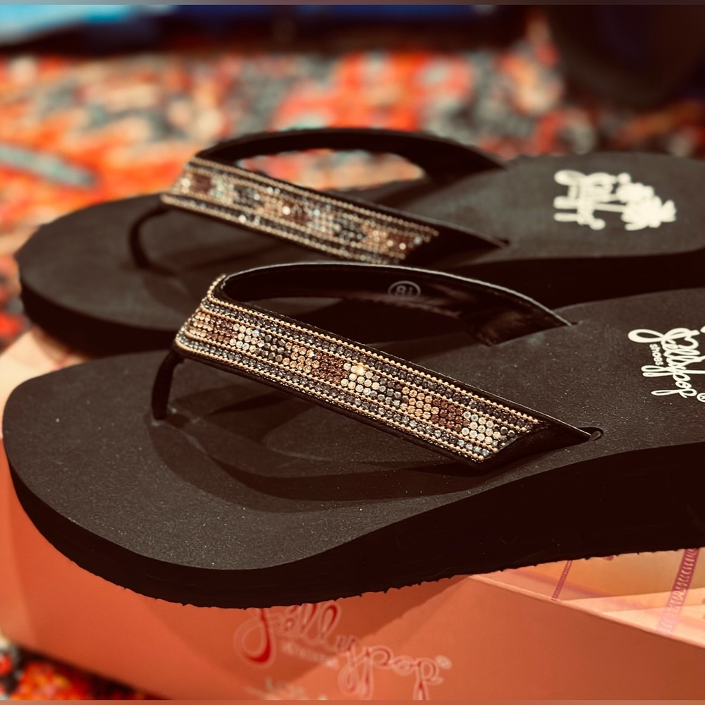 Crystal Jelly Pop flip flops!